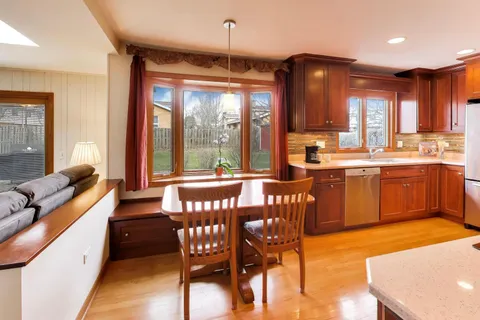 $774,900 | 1606 North Pine Avenue, Arlington Heights, IL 60004