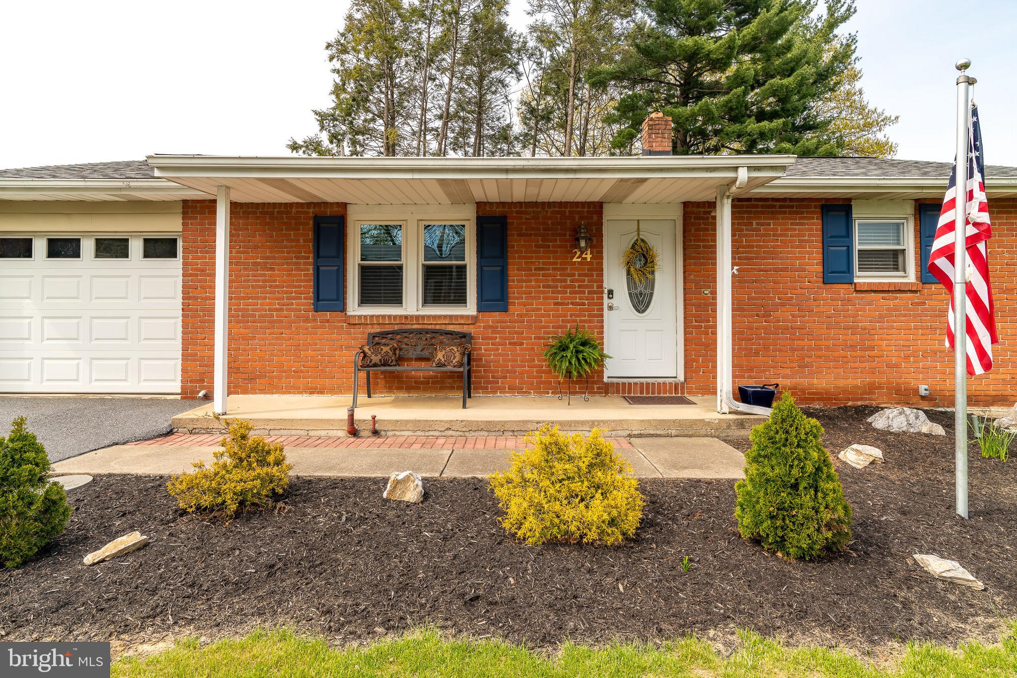 24 Forney Drive Lititz, PA 17543 - Photo 2 of 26