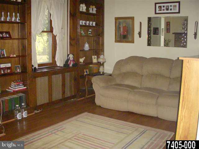 1841 Jefferson Road Spring Grove, PA 17362 - Photo 6 of 16 a living room with furniture