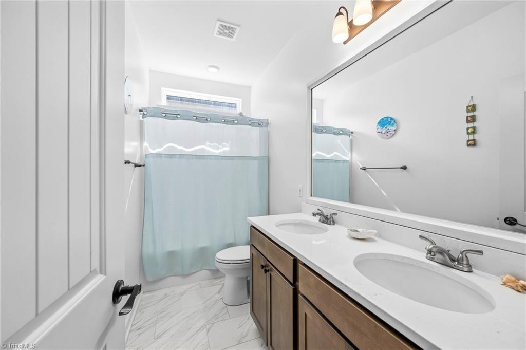 6235 Kershaw Mdws Road Pfafftown, NC 27040 - Photo 14 of 19 Second Full Bathroom - Main