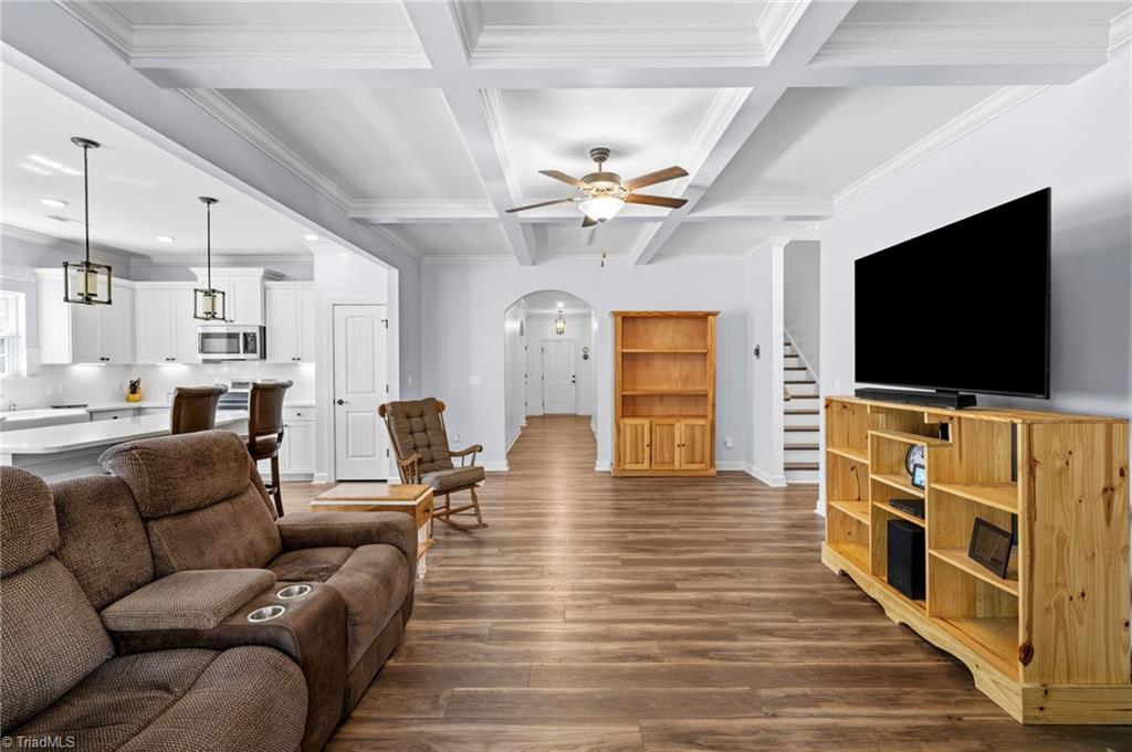 6235 Kershaw Mdws Road Pfafftown, NC 27040 - Photo 3 of 19 Living Room