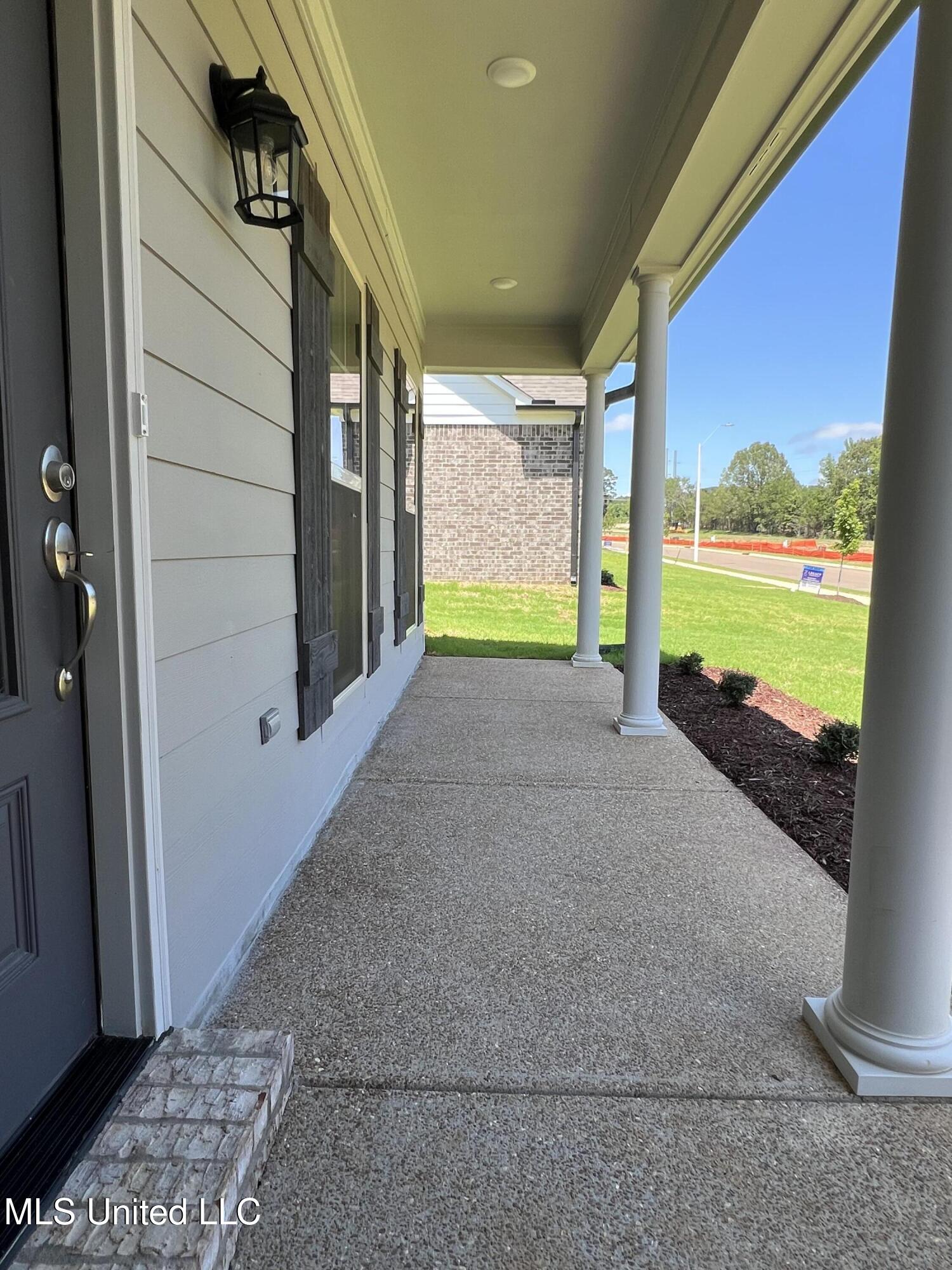 2233 Scott Mdws Lane Hernando, MS 38632 - Photo 4 of 29 IMG_3312