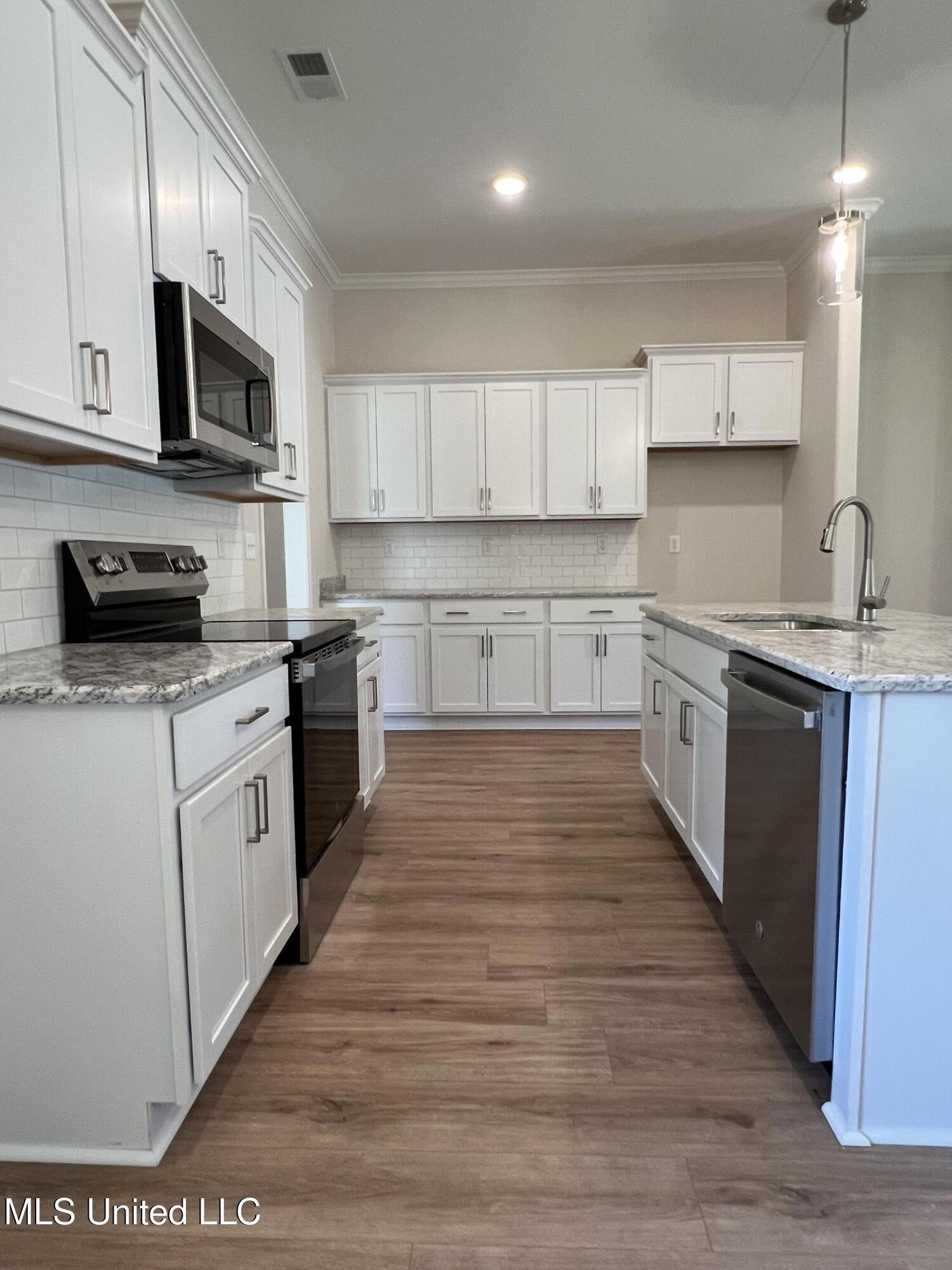 2233 Scott Mdws Lane Hernando, MS 38632 - Photo 6 of 29 IMG_3332