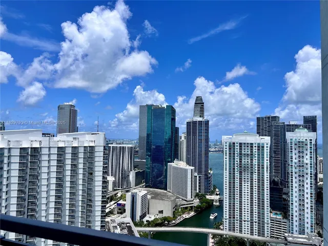 a picture of city view