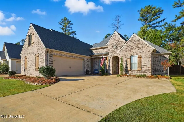 $434,999 | 342 Royal Pond Circle, Flowood, MS 39232