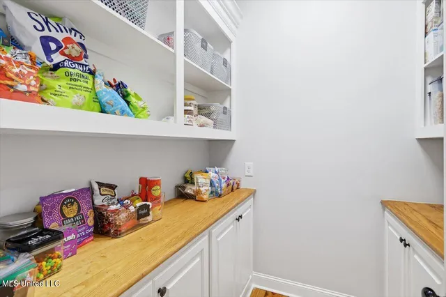 $449,000 | 342 Royal Pond Circle, Flowood, MS 39232