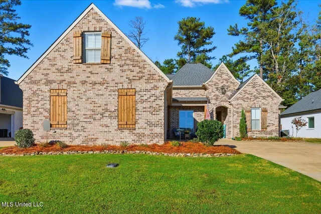 $434,999 | 342 Royal Pond Circle, Flowood, MS 39232
