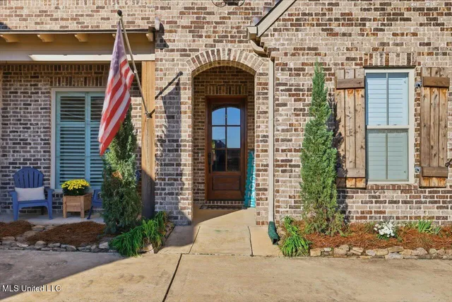 $449,000 | 342 Royal Pond Circle, Flowood, MS 39232