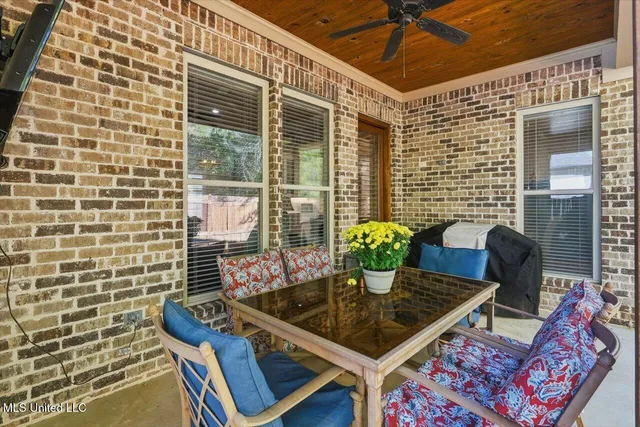 $449,000 | 342 Royal Pond Circle, Flowood, MS 39232