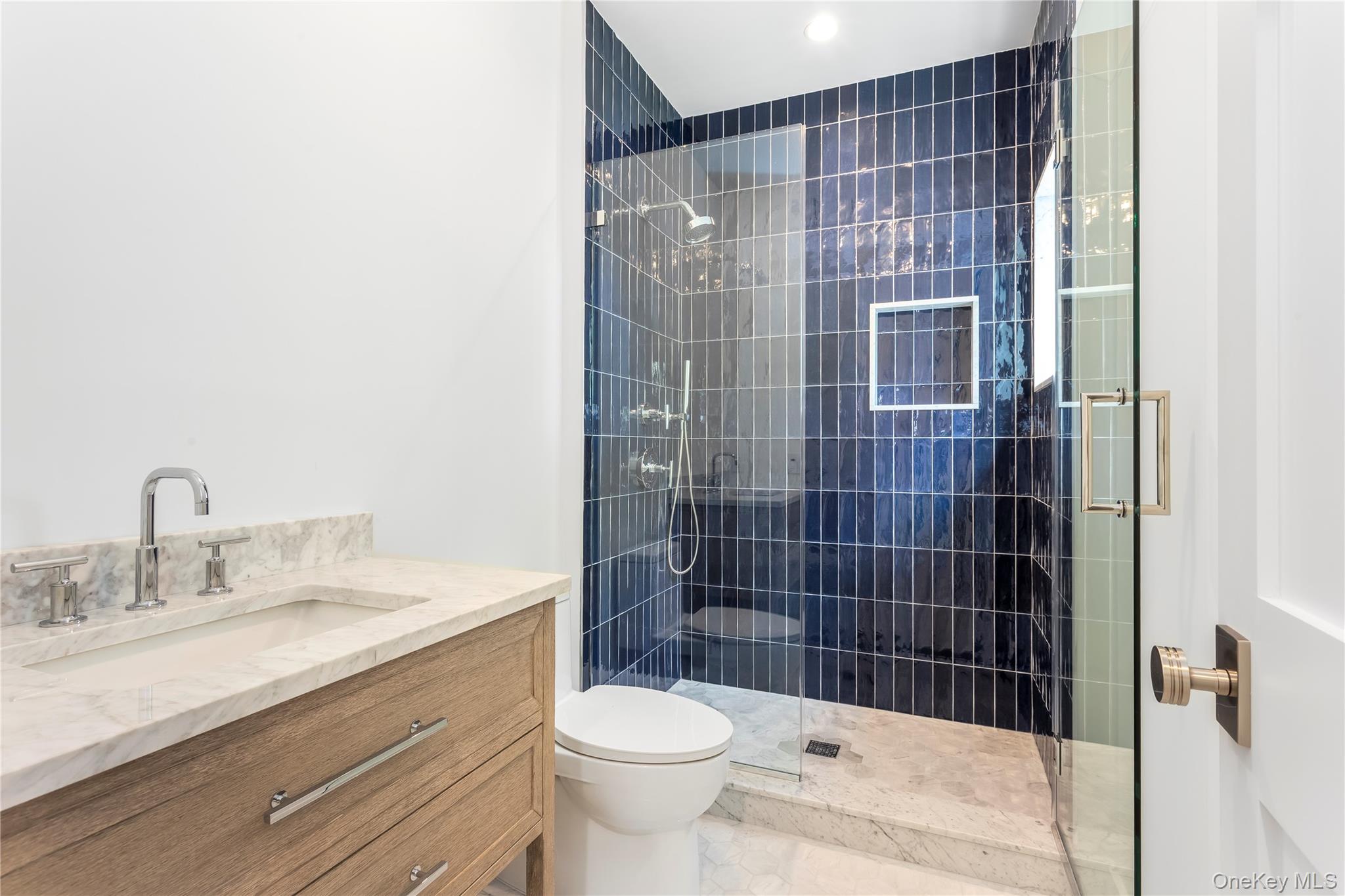 152 South Road Westhampton, NY 11977 - Photo 21 of 26 2nd Floor ensuite Bathroom