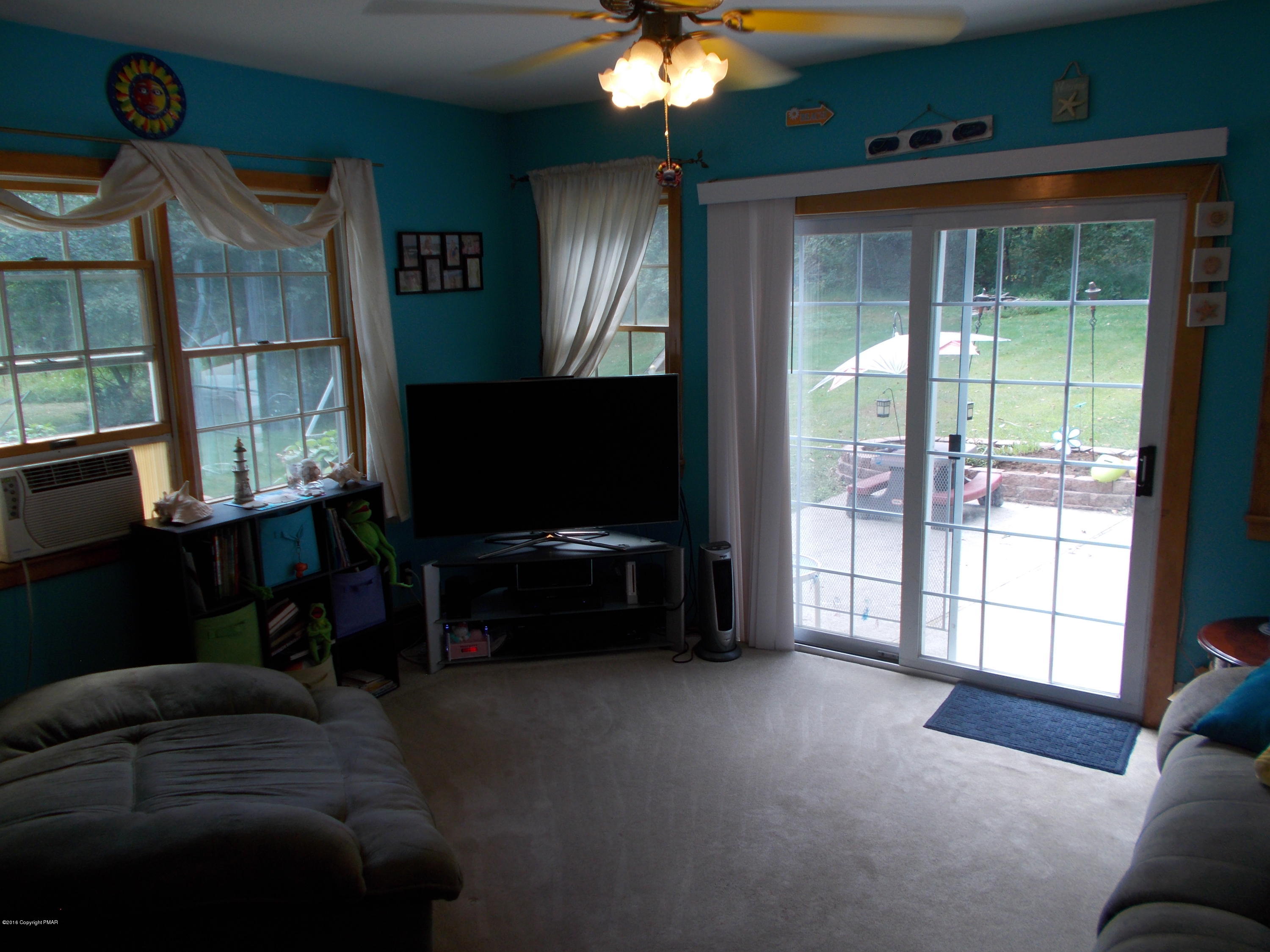 269 Tanite Road Stroudsburg, PA 18360 - Photo 8 of 27 kopec family room