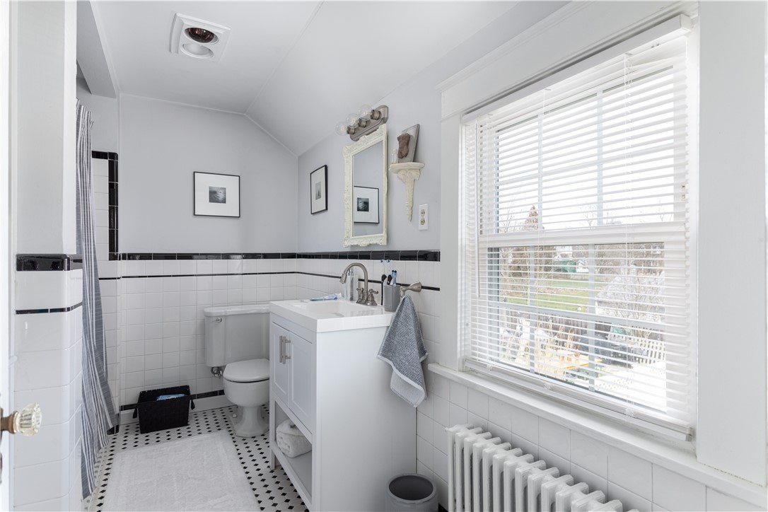 56 Eustis Avenue Newport, RI 02840 - Photo 12 of 23