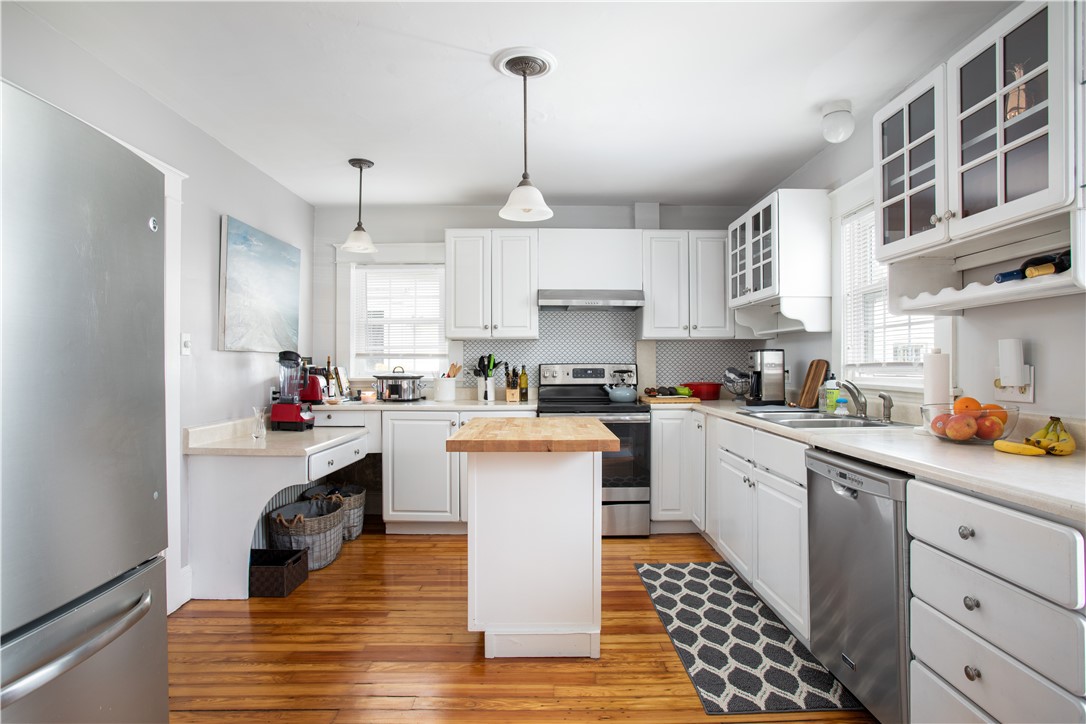 56 Eustis Avenue Newport, RI 02840 - Photo 6 of 23