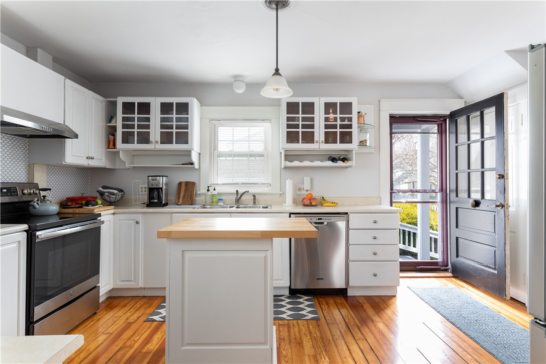 56 Eustis Avenue Newport, RI 02840 - Photo 7 of 23