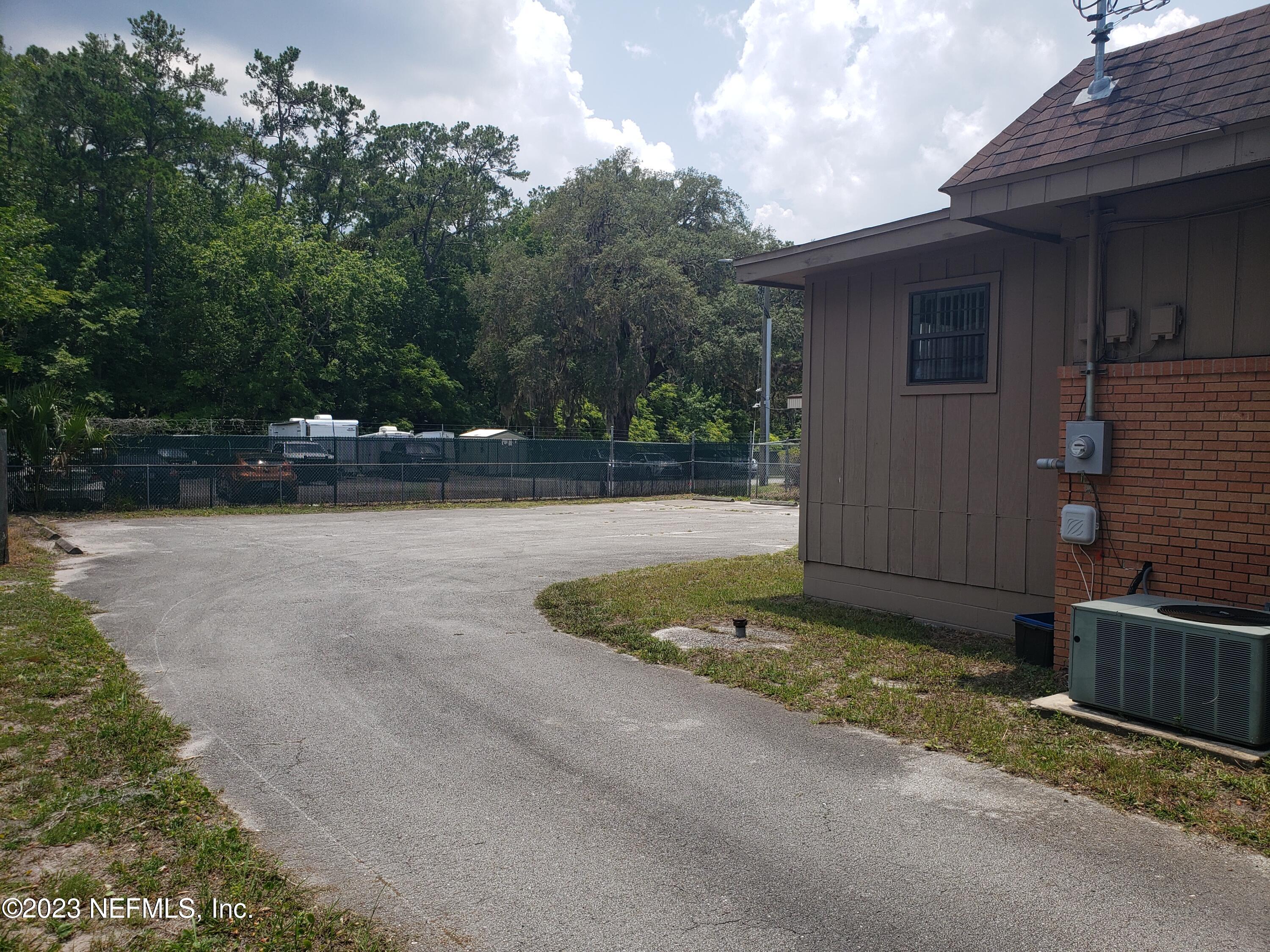 625 Oak Street Green Cove Springs, FL 32043 - Photo 4 of 13 20230609_134015