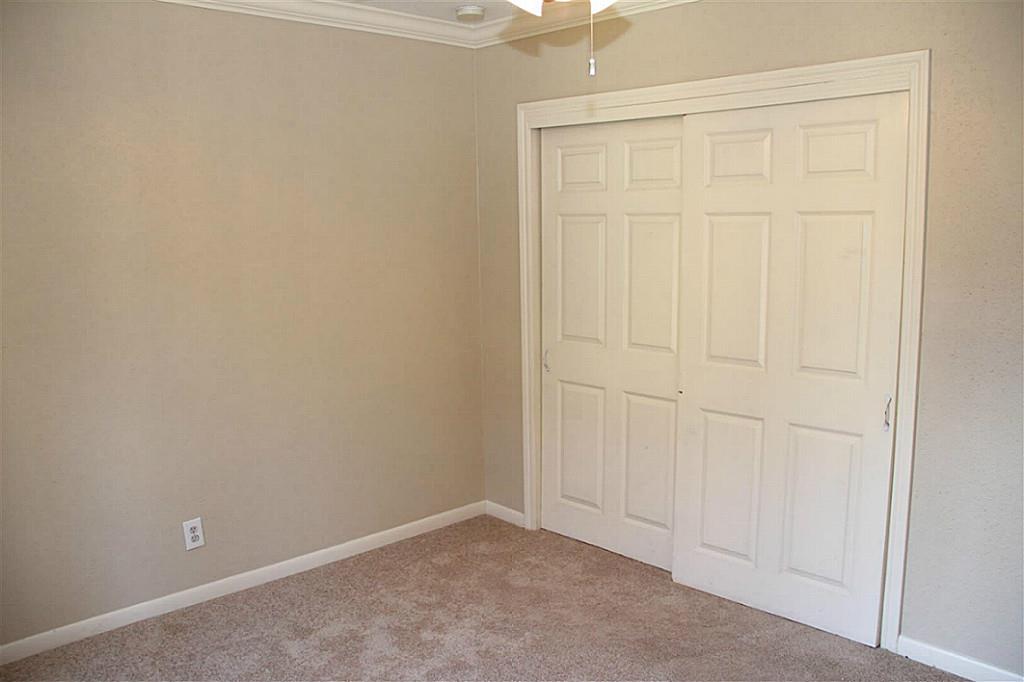 1220 Ashland Street Houston, TX 77008 - Photo 22 of 32 Large closet in the second bedroom