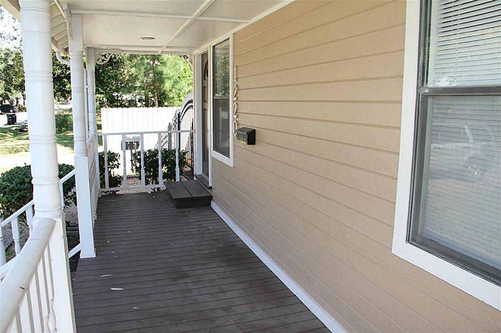 1220 Ashland Street Houston, TX 77008 - Photo 26 of 32 The front porch