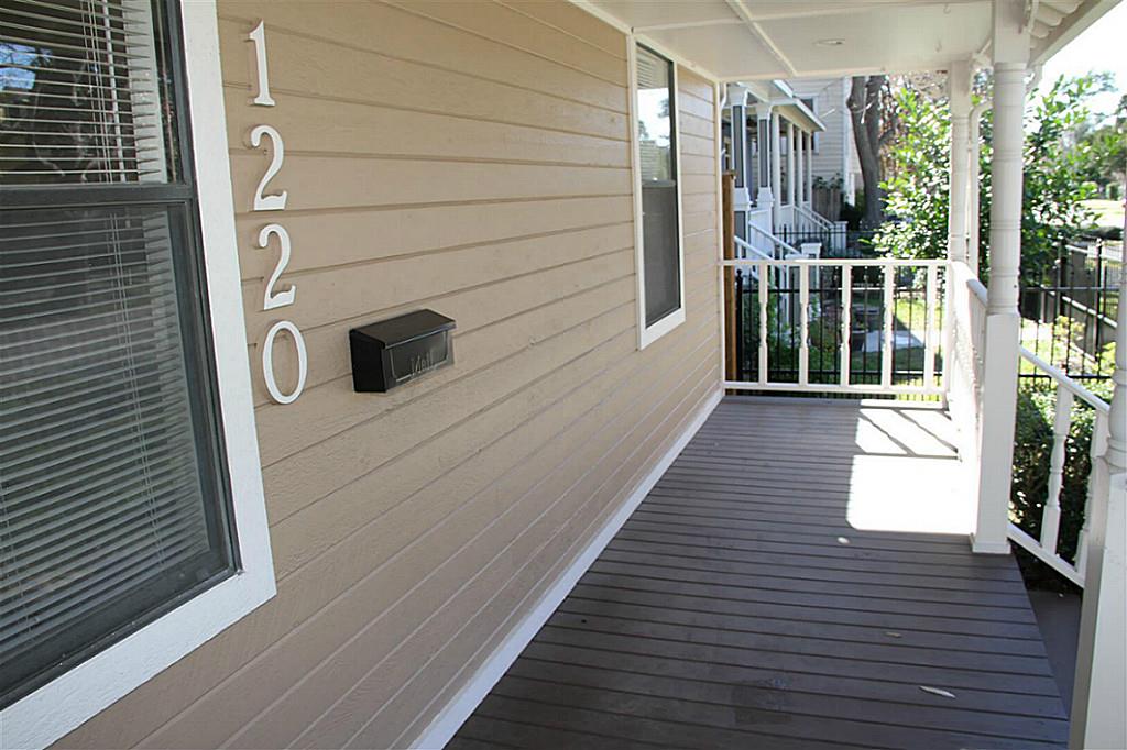 1220 Ashland Street Houston, TX 77008 - Photo 27 of 32 The front porch