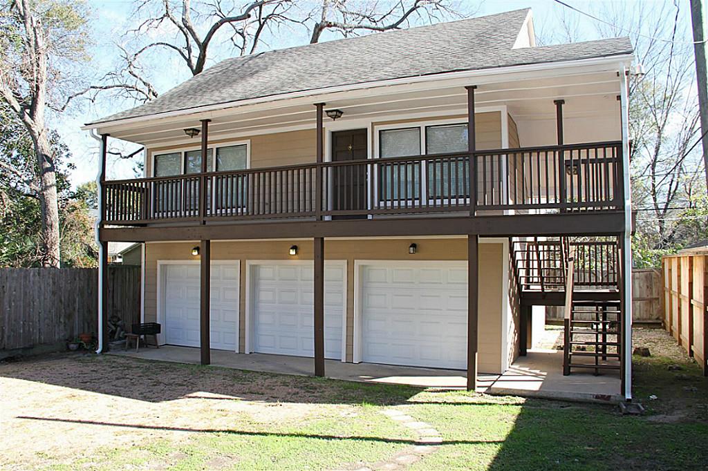 1220 Ashland Street Houston, TX 77008 - Photo 32 of 32 Your neighbor in the backyard.