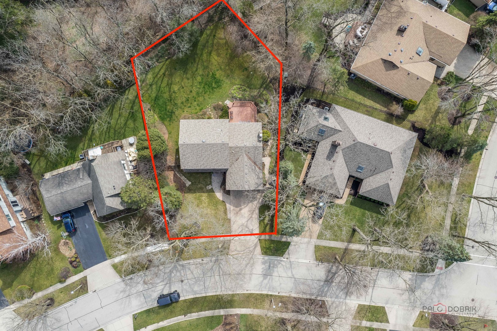 206 Pond Ridge Road Libertyville, IL 60048 - Photo 37 of 42 an aerial view of a house with a yard and a fountain