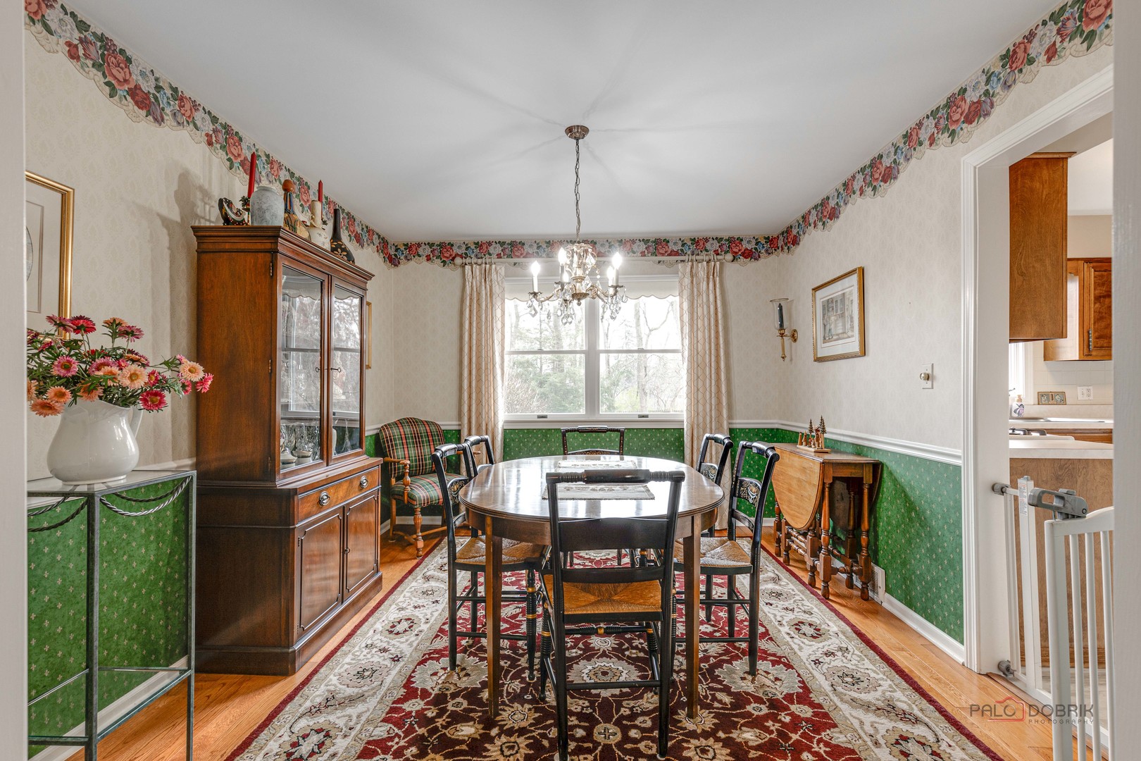 206 Pond Ridge Road Libertyville, IL 60048 - Photo 9 of 42 a dining room with furniture window and outside view