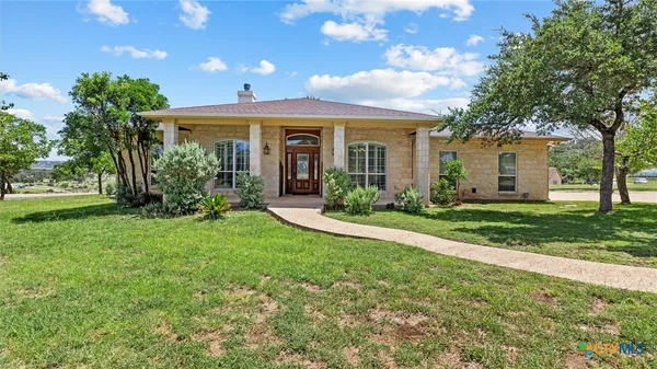 $669,000 | 1443 Kings Cove Drive, Canyon Lake, TX 78133