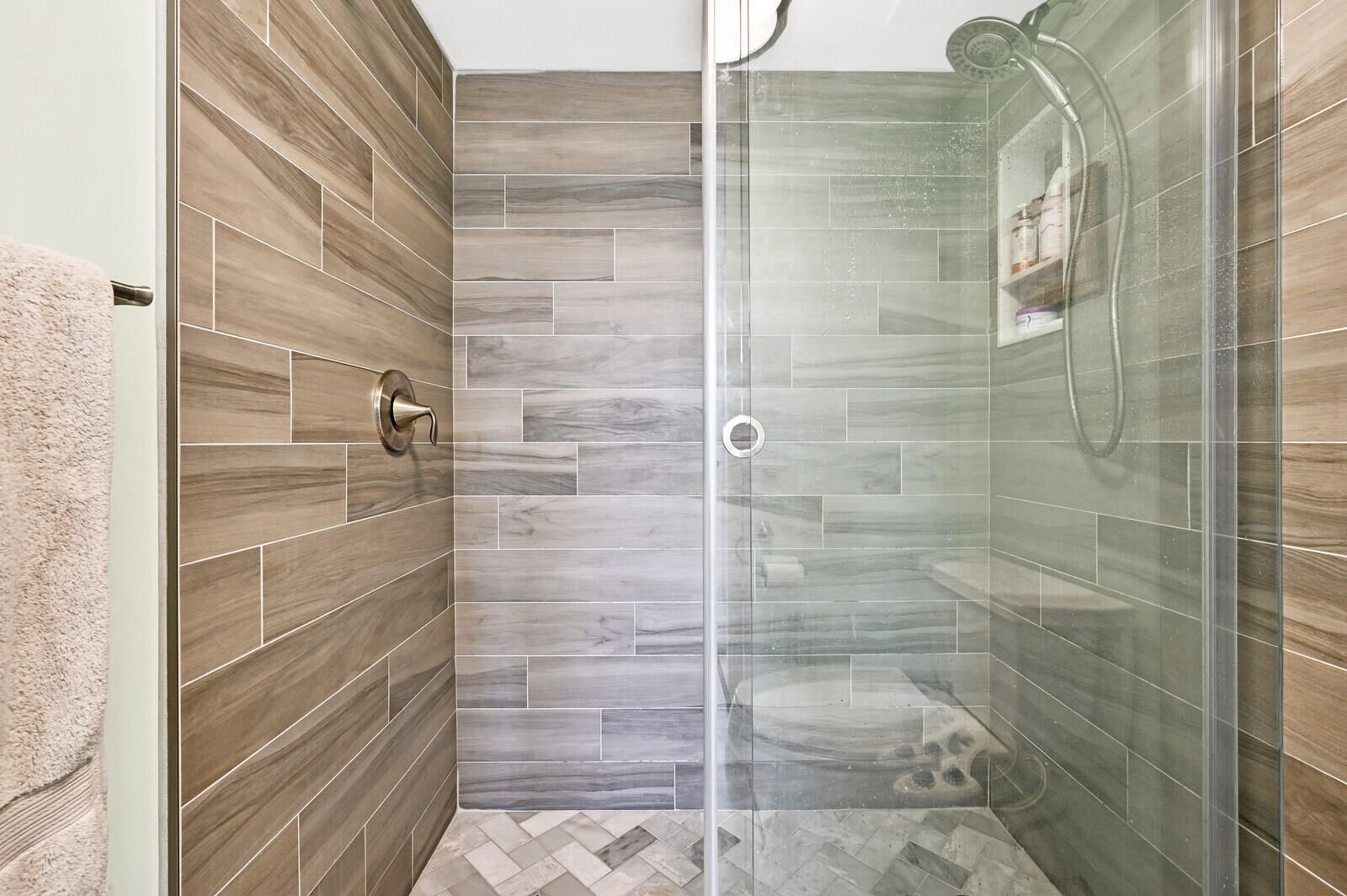 1300 Florida A1A, Unit 123 Jupiter, FL 33477 - Photo 18 of 41 Walk-In Shower