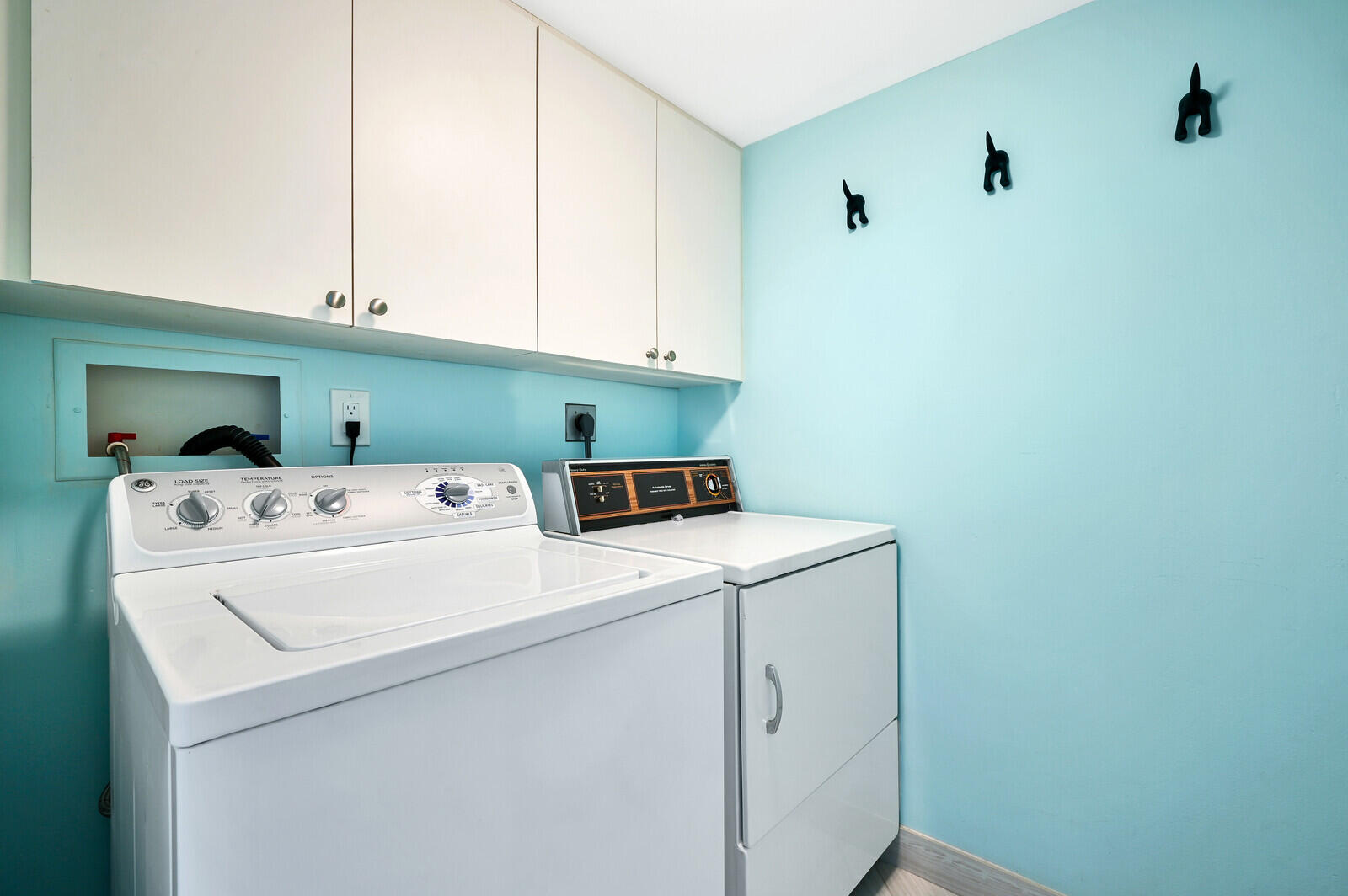 1300 Florida A1A, Unit 123 Jupiter, FL 33477 - Photo 19 of 41 Full-Size Laundry Room