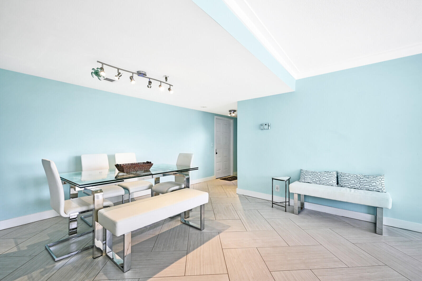 1300 Florida A1A, Unit 123 Jupiter, FL 33477 - Photo 6 of 41 Open Concept Dining Area