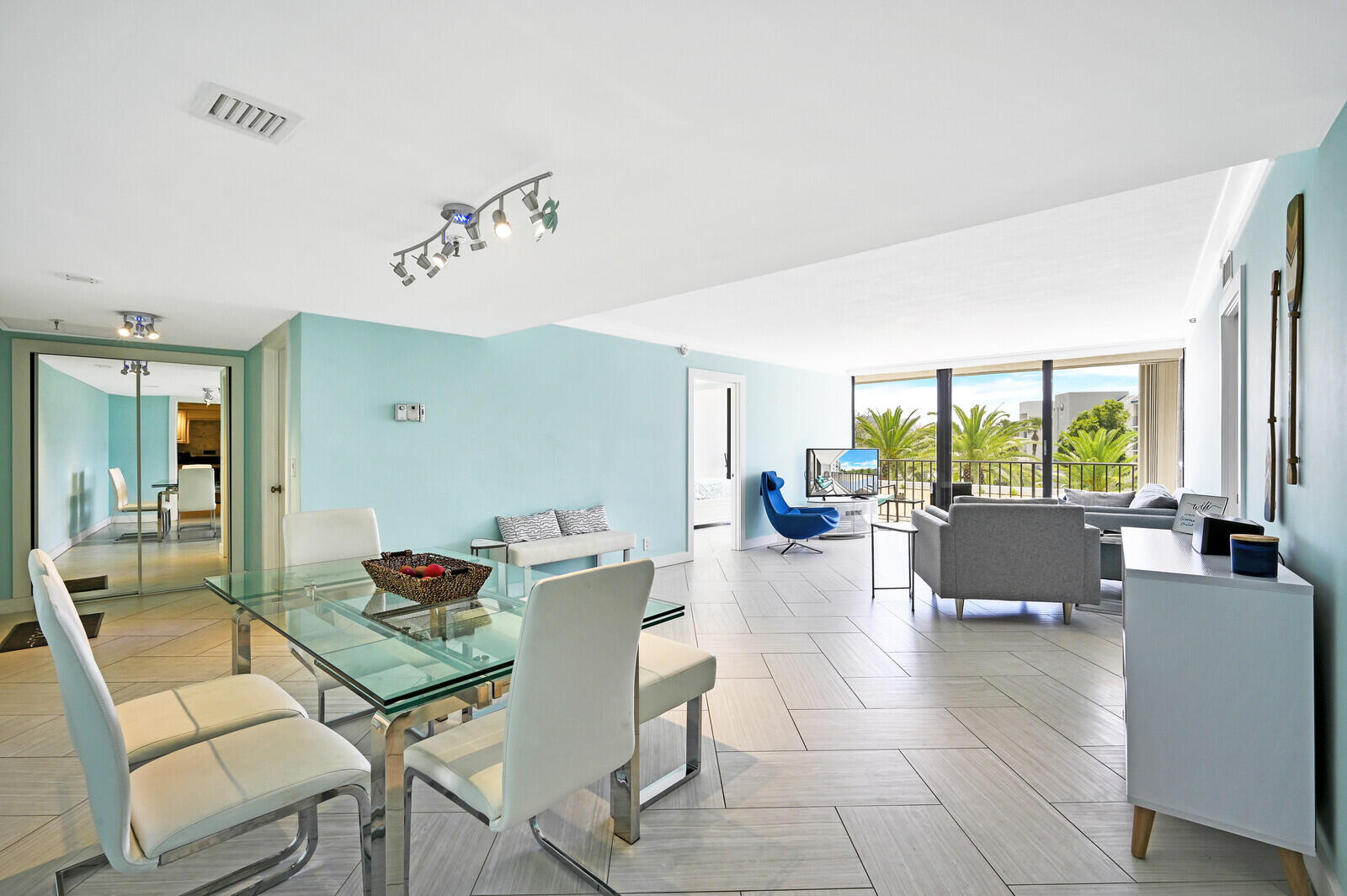 1300 Florida A1A, Unit 123 Jupiter, FL 33477 - Photo 8 of 41 Living/Dining