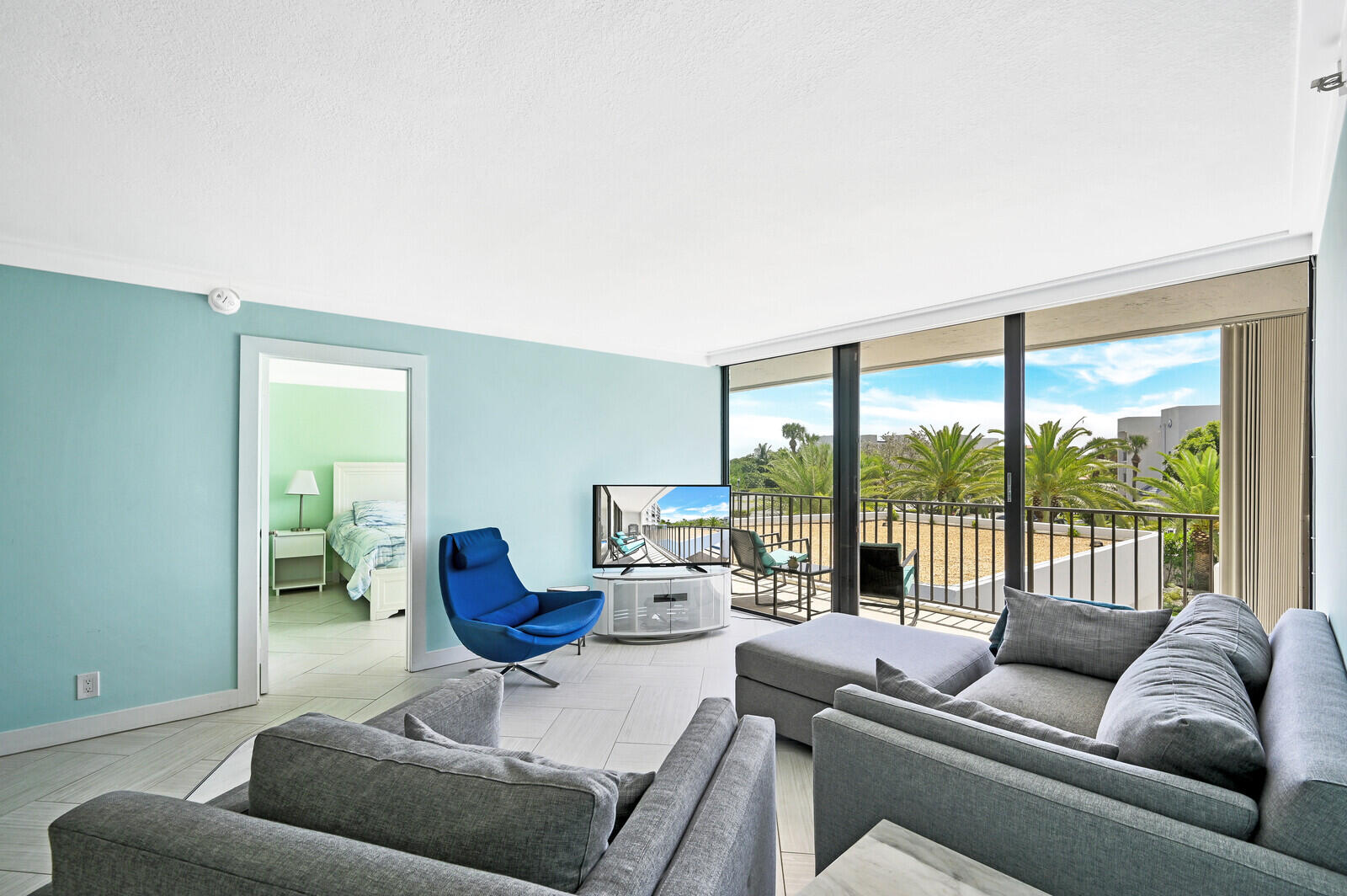 1300 Florida A1A, Unit 123 Jupiter, FL 33477 - Photo 9 of 41 Bright Living Area