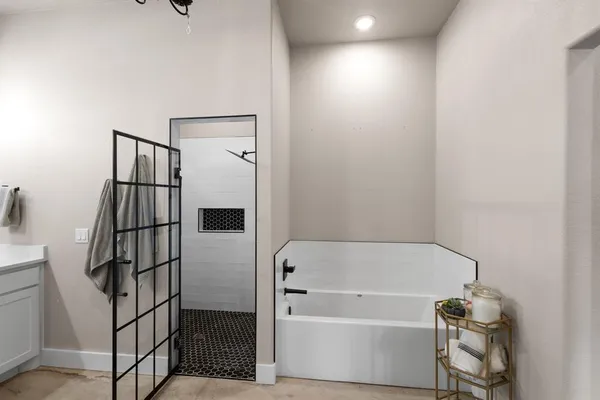 $720,000 | 1411 County Road 3424, Bridgeport, TX 76426
