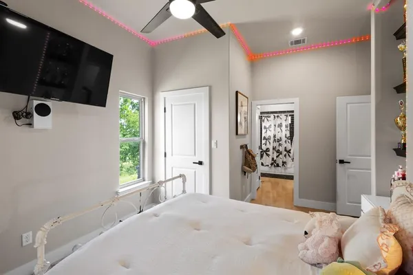 $720,000 | 1411 County Road 3424, Bridgeport, TX 76426
