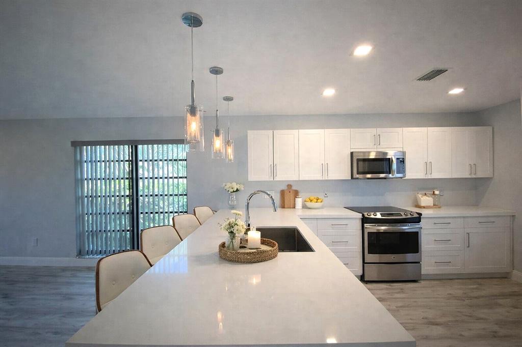 21766 Cypress Drive, Unit 20G Boca Raton, FL 33433 - Photo 5 of 35