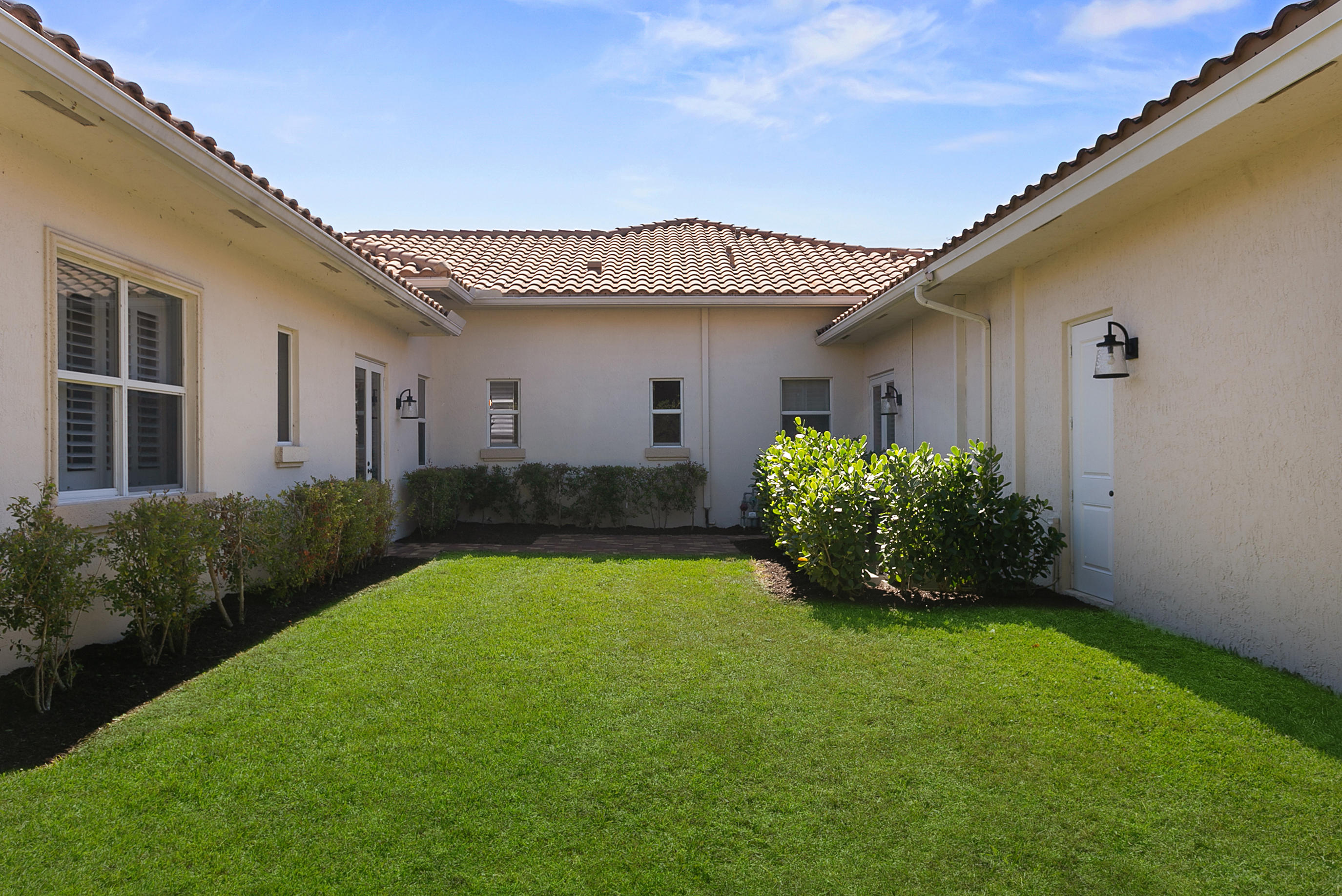 8635 Sawpine Road Delray Beach, FL 33446 - Photo 61 of 73 SIDE COURTYARD