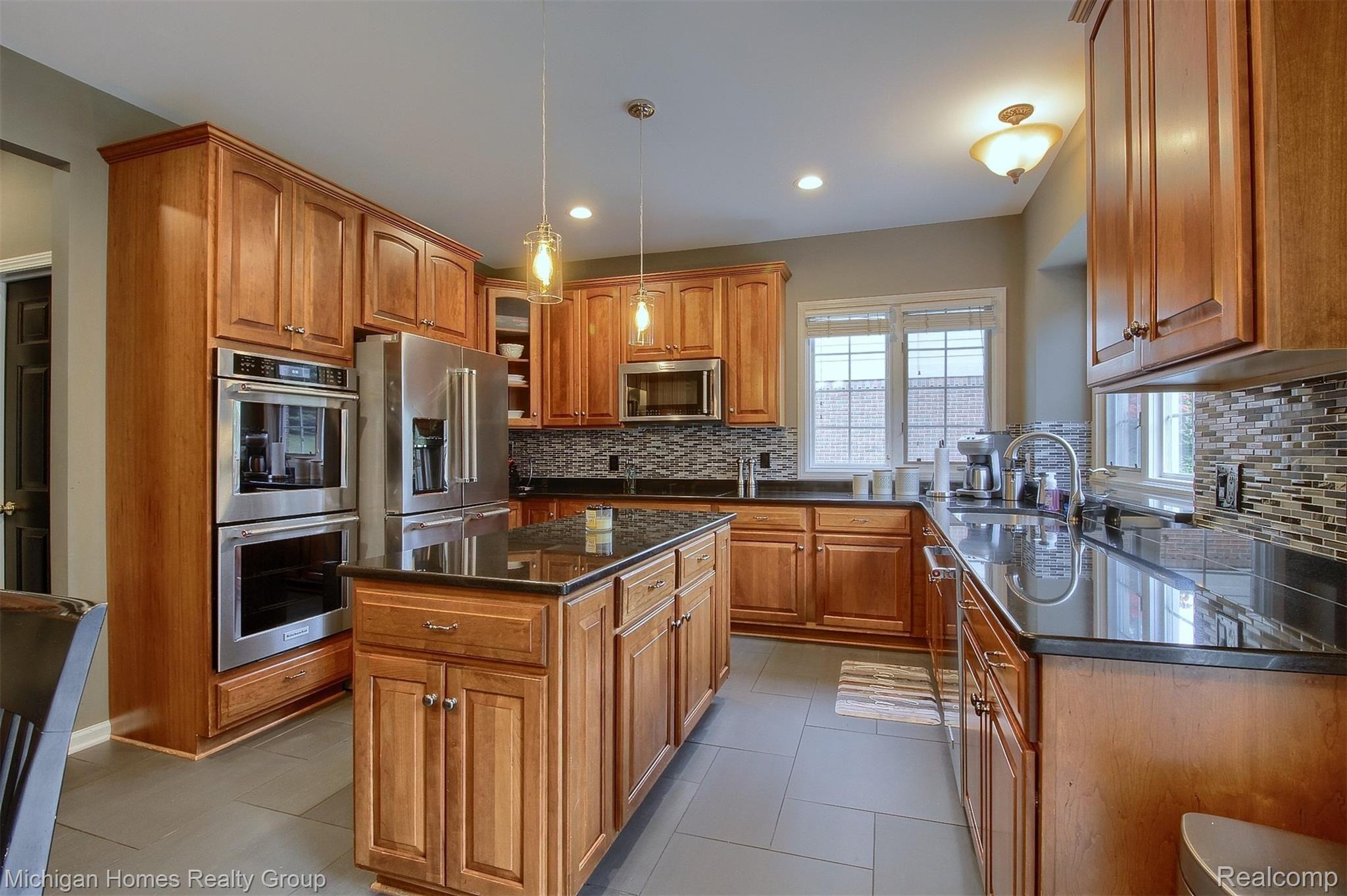 1206 Welland Drive Rochester, MI 48306 - Photo 11 of 38 11-Kitchen 2nd View.jpg