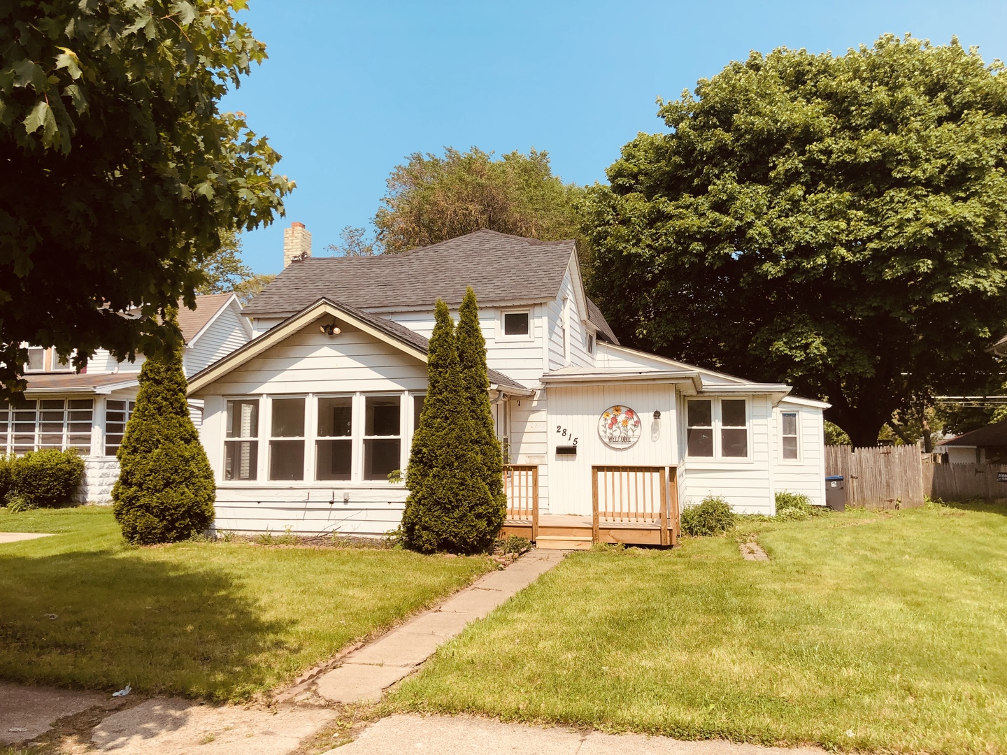 2815 Emmaus Avenue Zion, IL 60099 - Photo 1 of 31