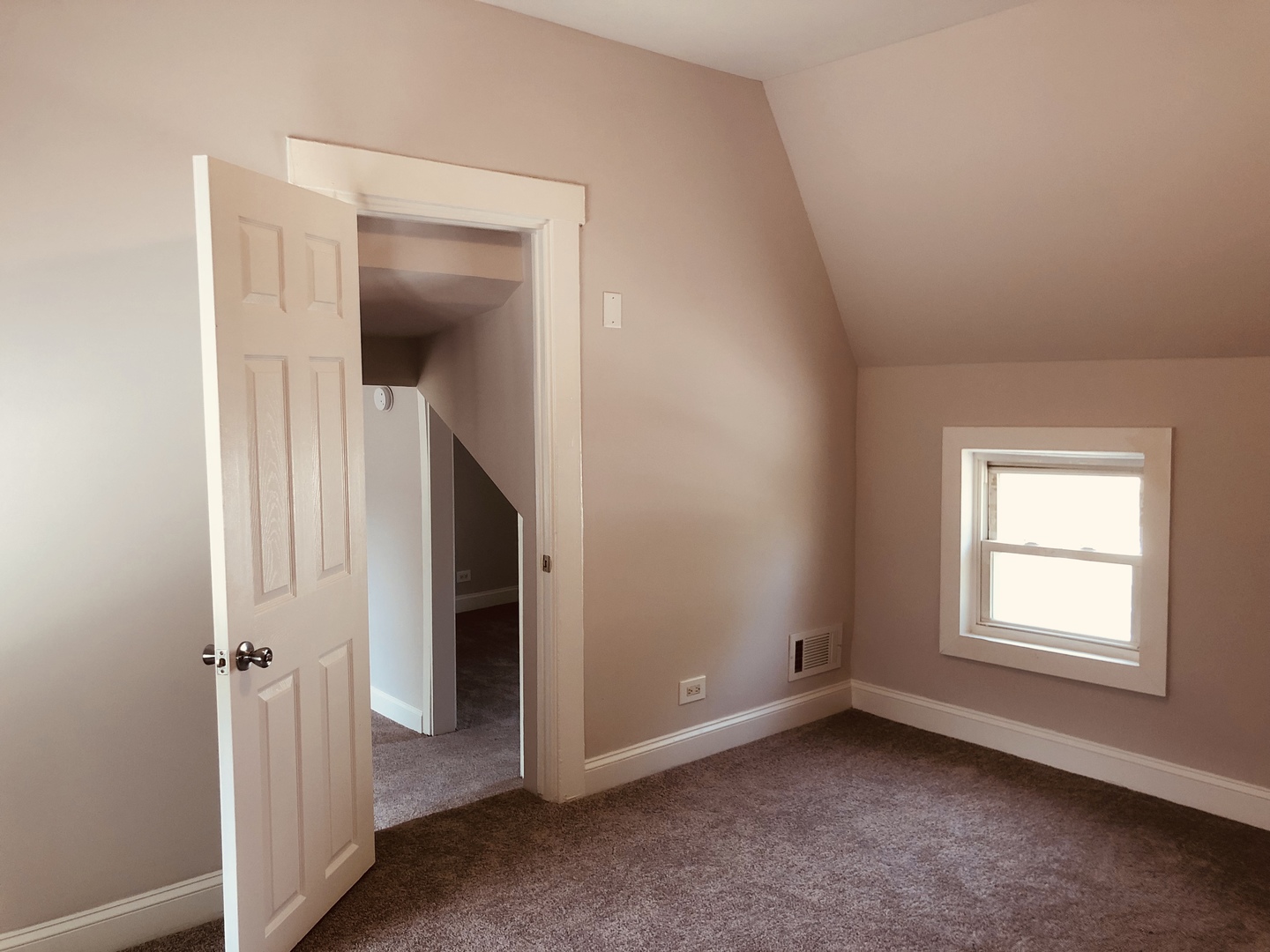 2815 Emmaus Avenue Zion, IL 60099 - Photo 11 of 31