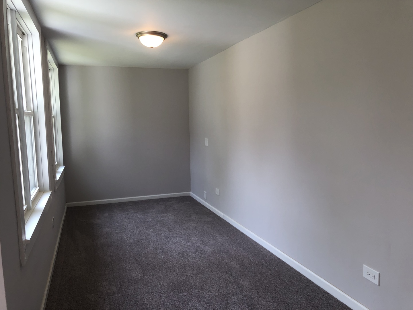 2815 Emmaus Avenue Zion, IL 60099 - Photo 12 of 31