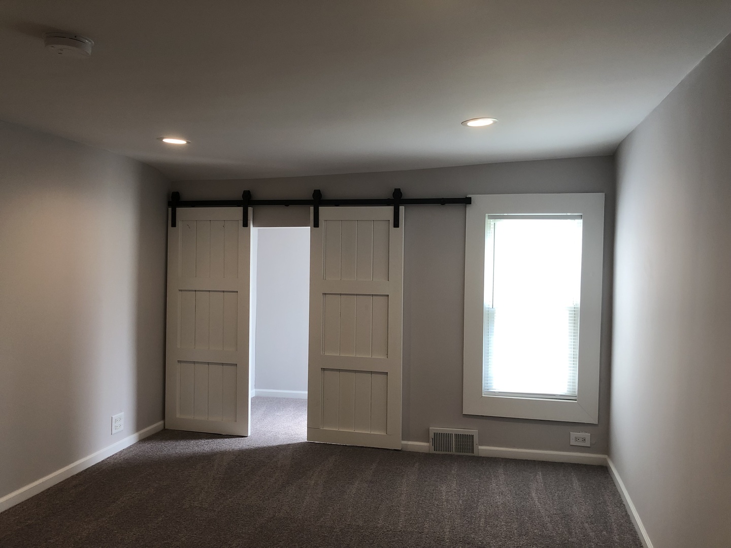 2815 Emmaus Avenue Zion, IL 60099 - Photo 18 of 31