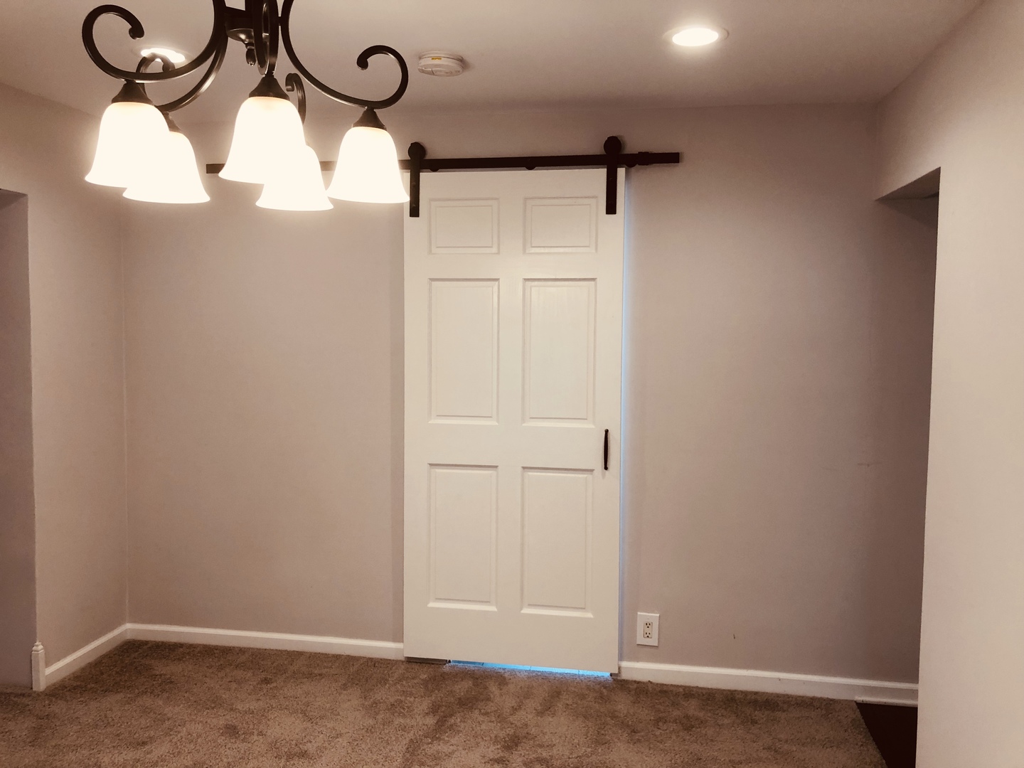 2815 Emmaus Avenue Zion, IL 60099 - Photo 5 of 31