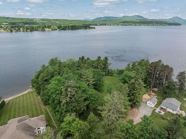 $795,000 | 1413 Bluff Road, Newport, VT 05855
