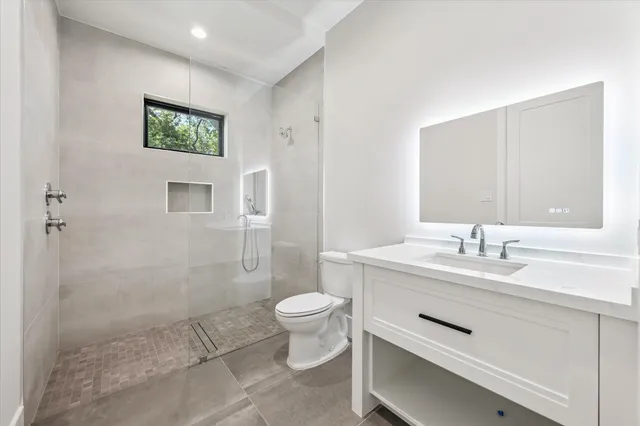 $1,825,000 | 1014 Gardenia Drive, Houston, TX 77018