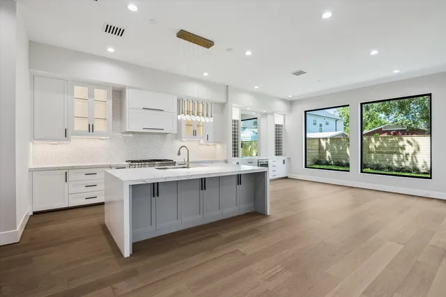 $1,825,000 | 1014 Gardenia Drive, Houston, TX 77018