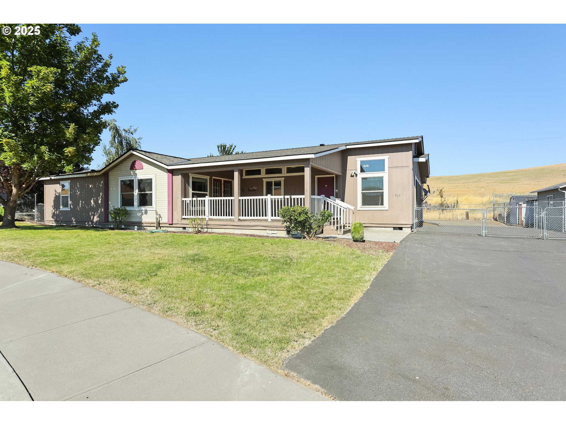 910 Toll Road Dufur, OR 97021 - Photo 1 of 37 Gallery Image 1