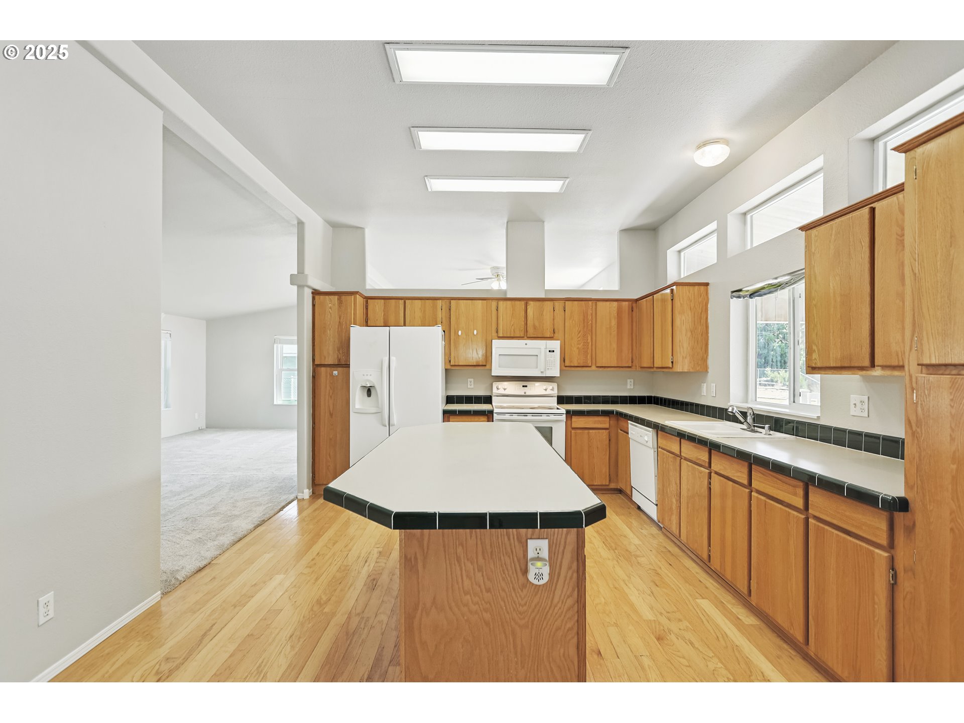 910 Toll Road Dufur, OR 97021 - Photo 11 of 37 Gallery Image 11