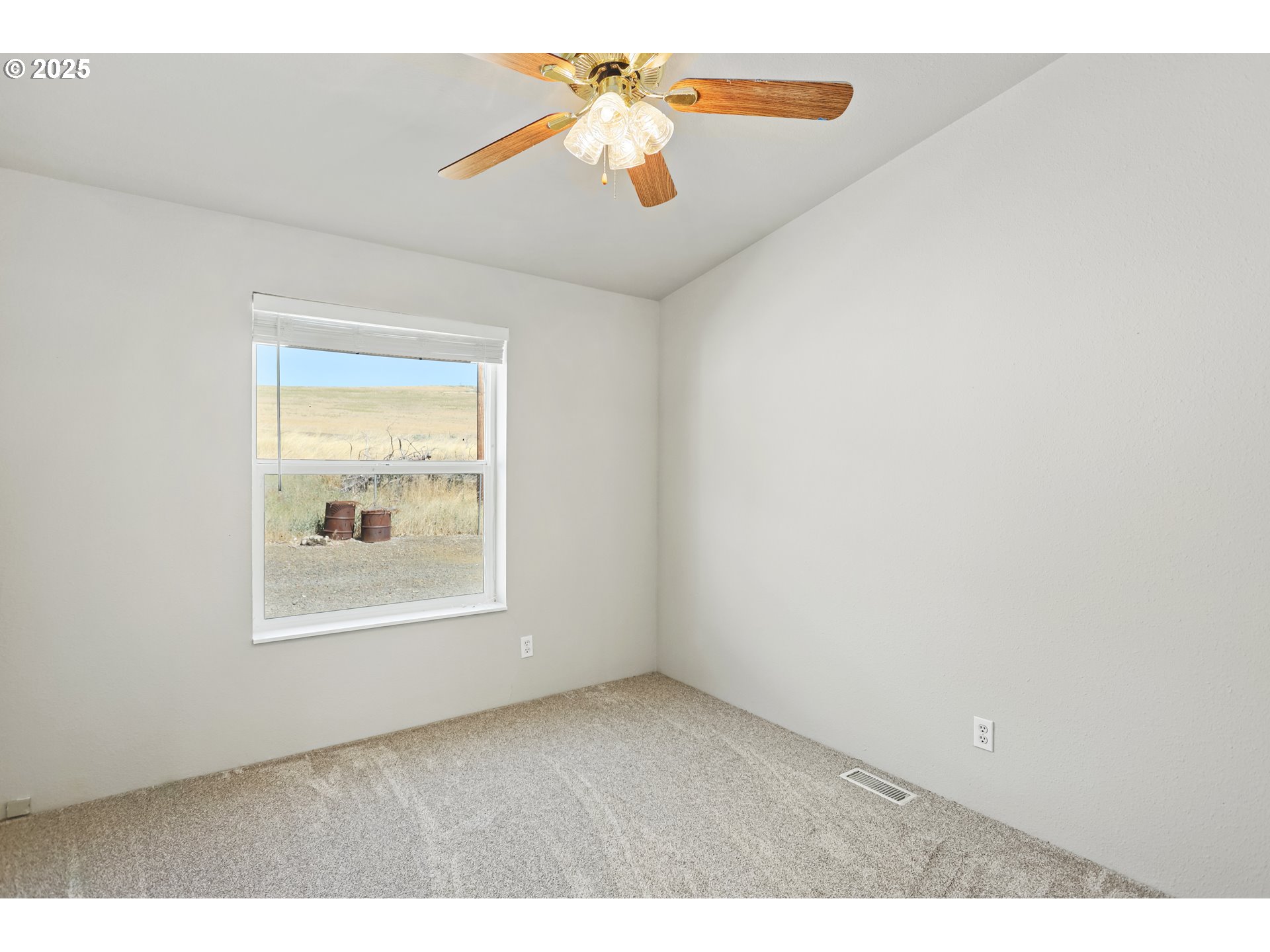 910 Toll Road Dufur, OR 97021 - Photo 27 of 37 Gallery Image 27