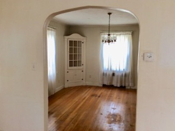 52 Longfellow Road Worcester, MA 01602 - Photo 4 of 16 Gallery Image 4