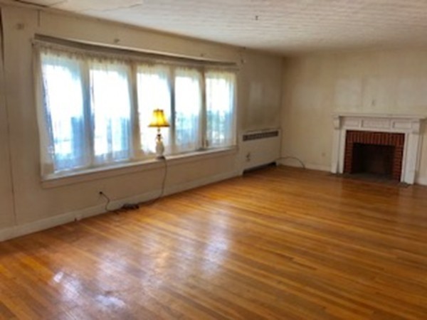 52 Longfellow Road Worcester, MA 01602 - Photo 7 of 16 Gallery Image 7