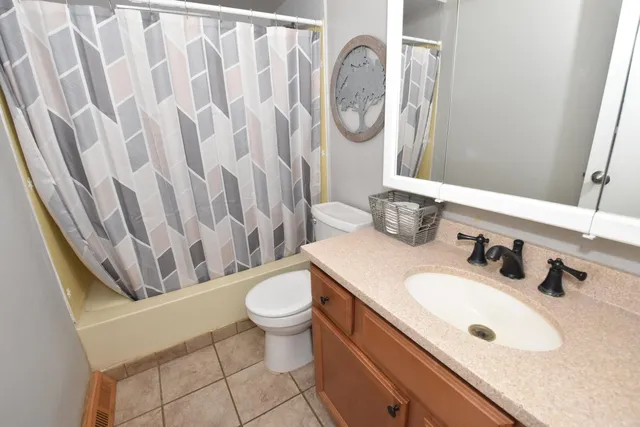 $234,900 | N114W16721 Royal Court, Germantown, WI 53022